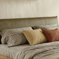Letto alla francese 140x200cm testiera imbottita piedi in vetro legno massello rovere tortora Resilia