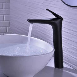 Miscelatore alto per lavabo bagno ottone nero Becco