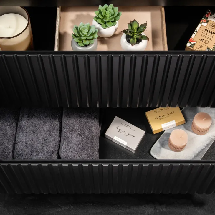 Mobile bagno sospeso cannettato 100cm con lavabo e colonna nero rovere Cleany