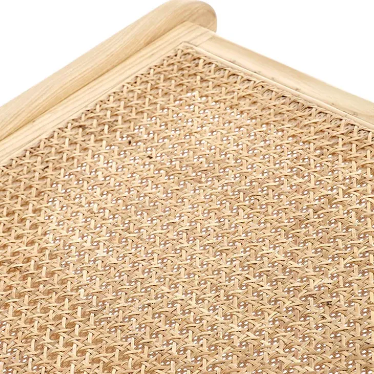 Panca relax moderna in rattan naturale Salvin