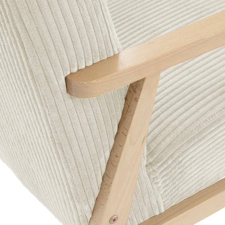 Poltrona imbottita design moderna beige Luana