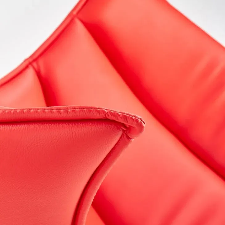 Poltrona imbottita design rosso Isotta