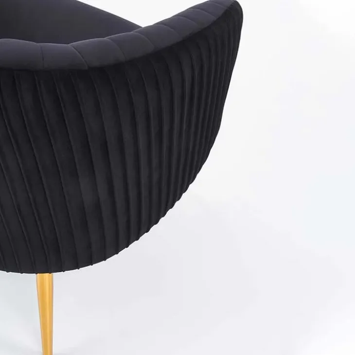 Poltroncina design in velluto nero con gambe oro Romance