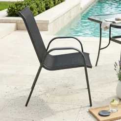 Sedia da giardino con braccioli impilabile in metallo nero e textilene nero Nava