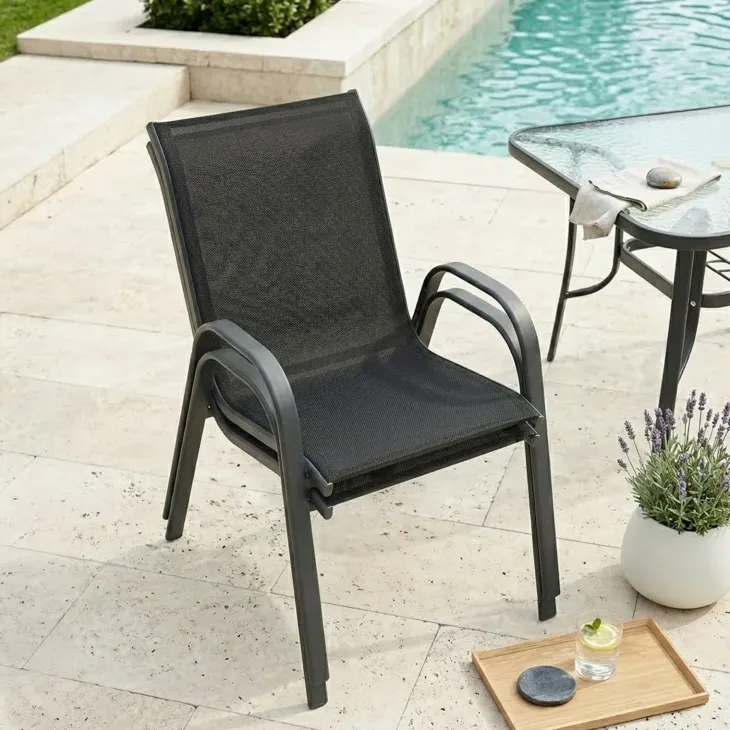 Sedia da giardino con braccioli impilabile in metallo nero e textilene nero Nava