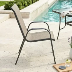 Sedia da giardino con braccioli impilabile in metallo nero e textilene beige Nava