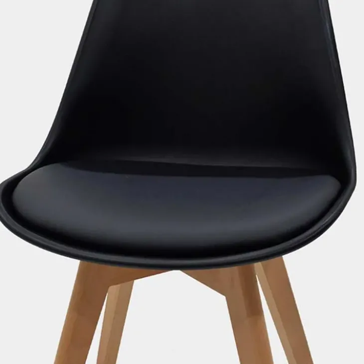 Sedia da pranzo scandinava polipropilene nero cuscino similpelle gambe legno Riccia
