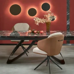 Set 2 sedie sala da pranzo girevole in tessuto ed ecopelle beige marrone Gina