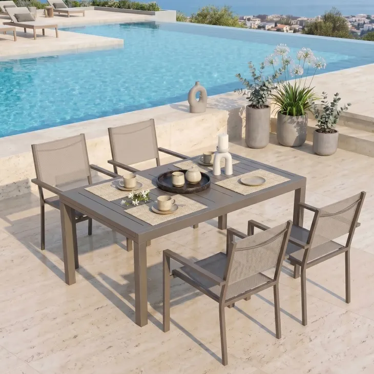 Set tavolo da giardino allungabile 160/240cm tortora + 4 sedie con braccioli quadrati tortora Brezza