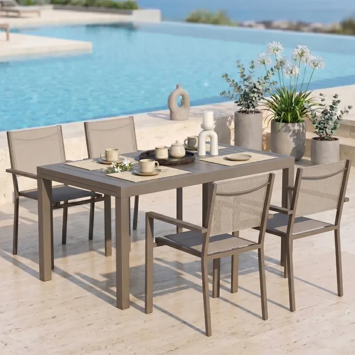 Set tavolo da giardino allungabile 160/240cm tortora + 4 sedie con braccioli quadrati tortora Brezza